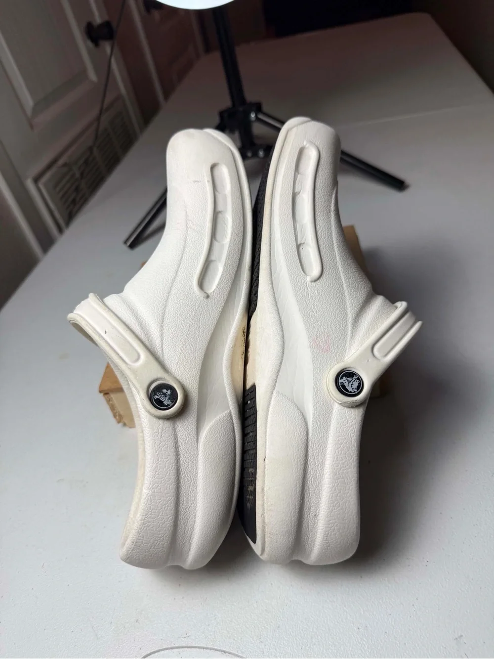 Crocs Bistro Clogs Mens 10 White Rubber Slip Resistant Adjustable Heel Strap